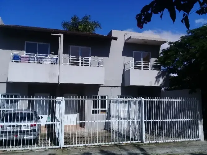 Duplex 2 quartos - Entrada Individual - Rua Calçada - Praia do Moçambique - Rio Vermelho