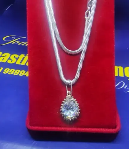 Gargantilha com Pingente  Prata 925 Peso 7.30 Gramas 40 Cm Fio 2 mm Pingente 15 mm        
