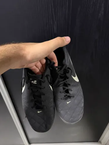 Tênis futsal Nike 39