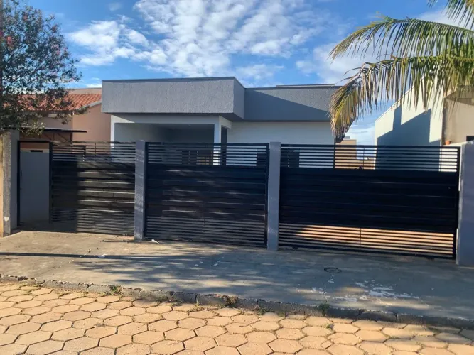 Vende-se Casa em Carlopolis PR.