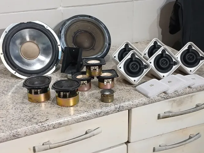 Alto-falantes e Drivers JBL