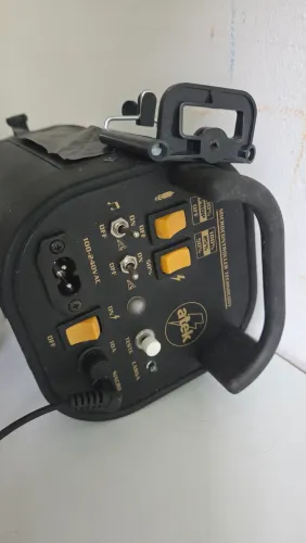 Flash de Estúdio Atek 200 Master Bivolt + Receptor Greika