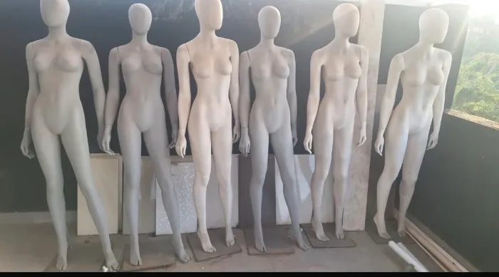Manequim exc acabamento cabeça ovo 