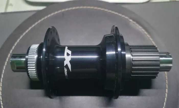 Cubo Traseiro Shimano Deore XT FH-M8110-B Boost 148mm 32f