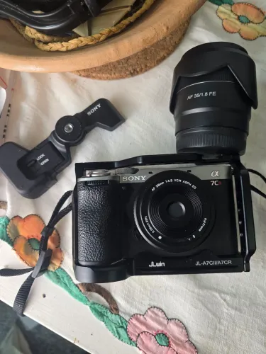 Sony A7CR 200 clicks + kit
