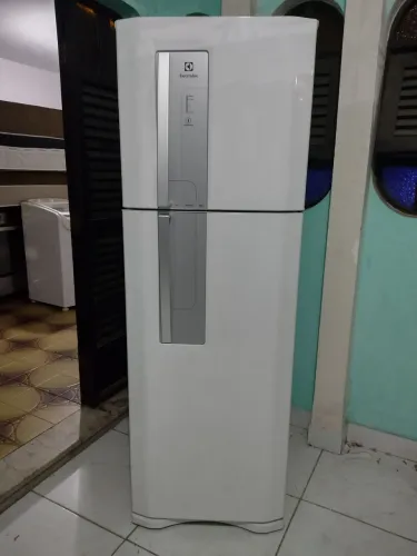 Vendo geladeira Eletrolux df42