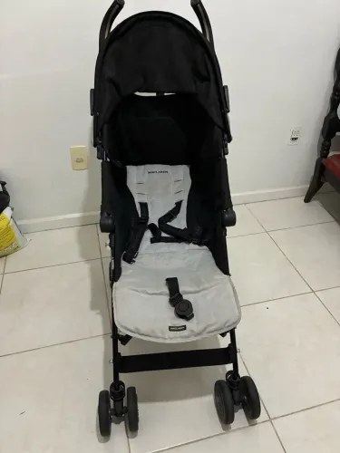 Carrinho de Bebê Maclaren Quest suporta o peso máximo de até 25 kg