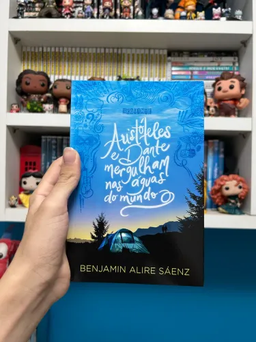 Livro - Aristóteles e Dante mergulham nas águas do mundo