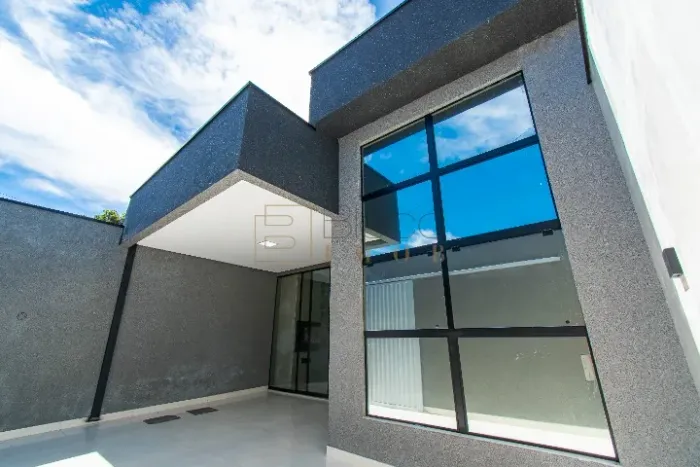 NA - Casa com 3 quartos sendo 1 suíte na QR 604 de Samambaia - Casa com fino acabamento