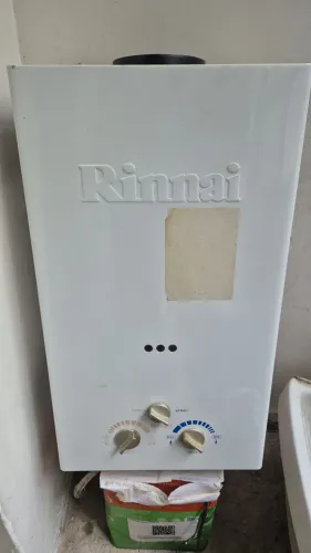 Aquecedor RINNAI modelo: REU-157BR de 15L - funcionando perfeitamente - medidas: 61x35x17
