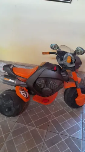 Moto elétrica infantil