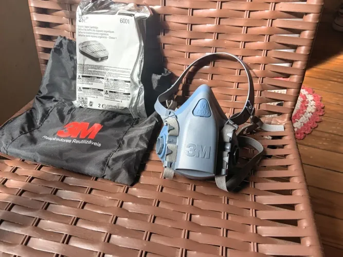 Vendo uma máscara nova para tipos de pinturas gases e solda eletroldo