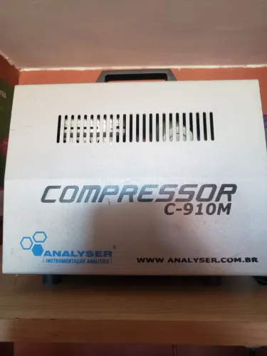 Compressor C-910M da Analyser Instrumentação Analítica.