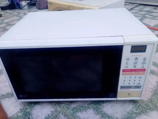 Microondas LG com prato funcionando perfeitamente garantia de 90 dias