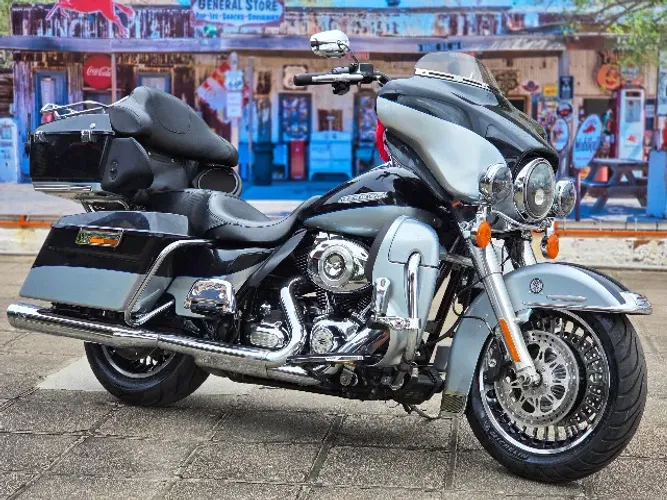 Harley-Davidson Electra Glide Ltd. 2013