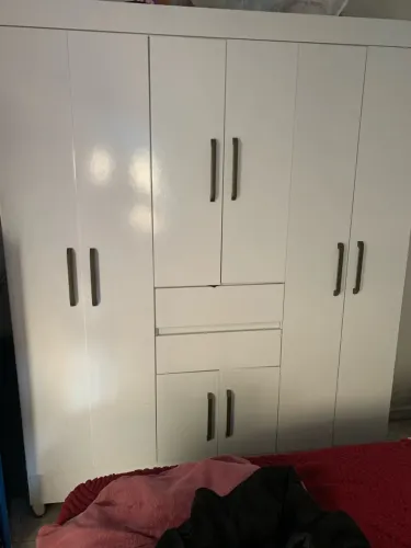 Vende-se guarda-roupa semi novo