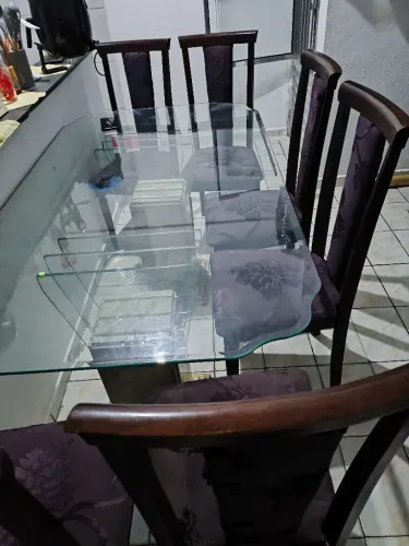 Mesa de vidro com apoio em mármore + 6 cadeiras