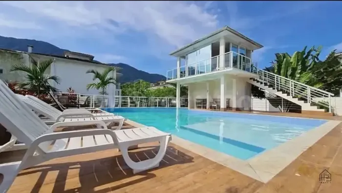 Casa em Condomínio com 3 Suítes à Venda Maresias 750m da Praia | Lazer Completo e Alto C