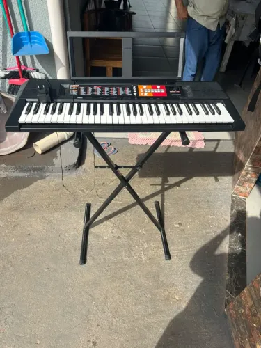 teclado Yamaha psr 51