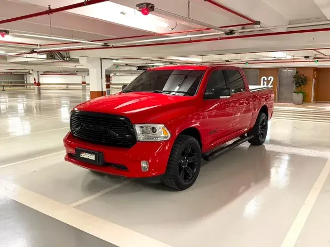 Ram Classic Laramie Night Edition 5.7 V8 16V Gasolina 4X4 Aut. 2023