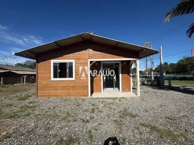 Casa com 2 dormitórios para alugar no bairro Machados - Navegantes/SC