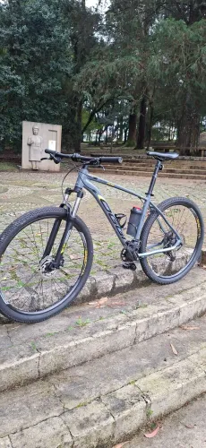 Bicicleta Oggi Hacker HDS ESSA 8v. Aro 29 tamanho 19