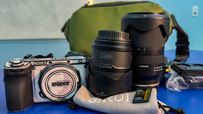Kit Câmera Sony a6700 (Estado de Zero) + Lentes + Acessórios