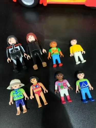 Lote Playmobil 8 bonecos