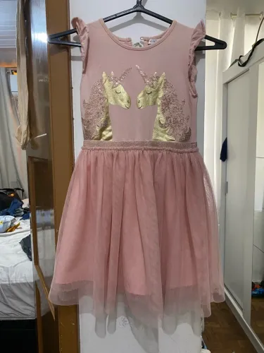 Vendo vestido unicórnio