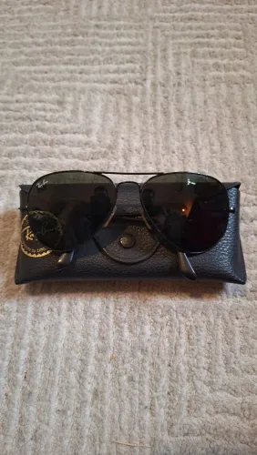 Óculos Ray-Ban Aviador/Armação Preta.