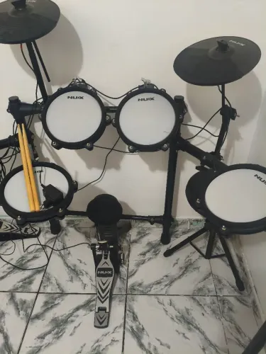 Bateria eletrônica nux