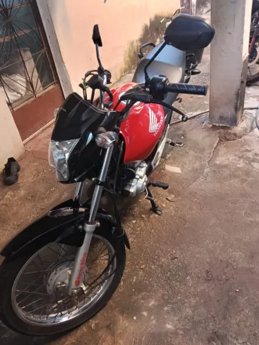 Vende-se MOTO - Único dono