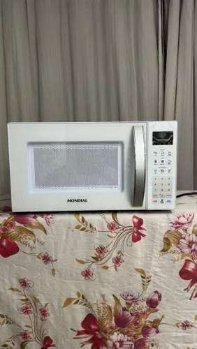 Micro-ondas Mondial de 21 litros