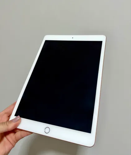 ipad 8ª geração 32gb rose gold + capa