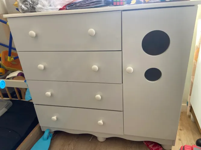 Cômoda infantil