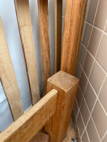 Cama casal, tamanho padrão, angelim pedra