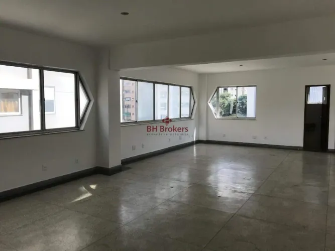 SALA COM 120 M² PARA LOCAÇÃO NO LOURDES