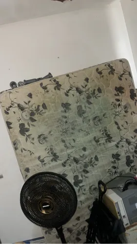 Cama Box em ótimo estado