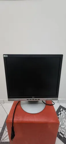 Vendo dois monitores 