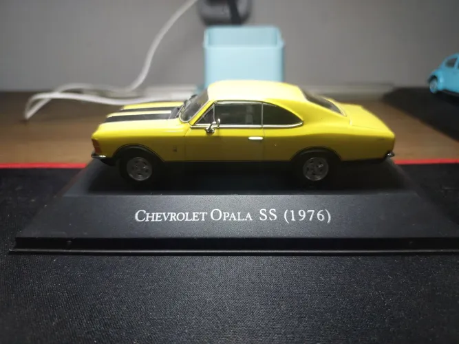 Miniatura CHEVROLET OPALA 1976 1:44
