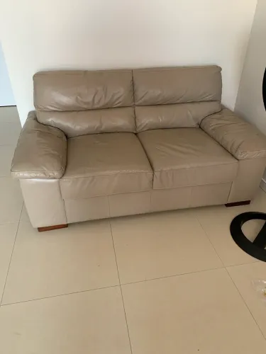 Sofá em couro 