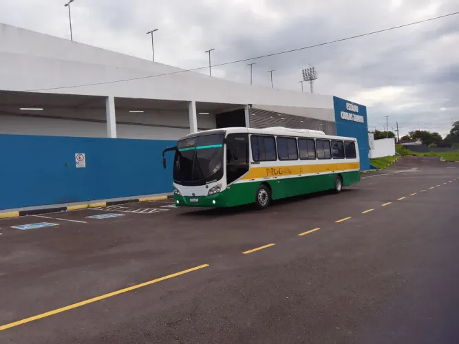 Vendo ônibus ano 2008 valor 170.000