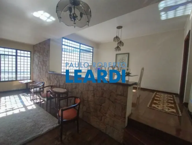 CASA ASSOBRADADA - CASTELO - SP