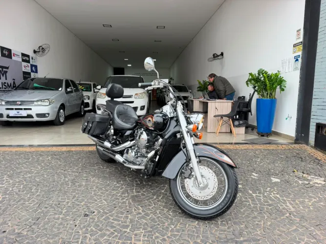 Honda - SHADOW VT 750