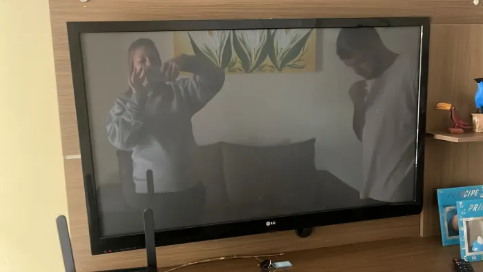 Tv aparentemente queimou placa depois de uma queda de energia!