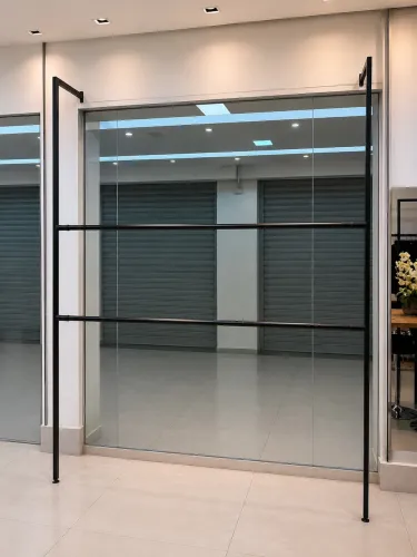 Móveis para loja de roupa