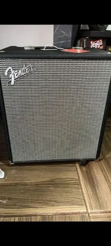 Cubo de baixo fender Rumble 100W 