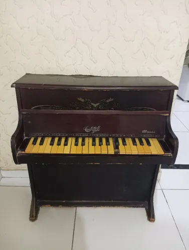 Vendo Piano Infantil Giese para reformar