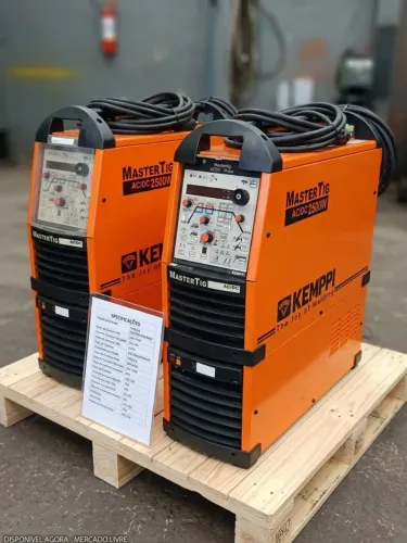 Máquina de Solda Kemppi MasterTig AC/DC 2500W Trifásica (Com Água)