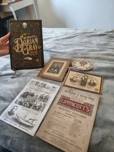 O Retrato de Dorian Gray DarkSide Books Capa Dura + Cards e Pôsteres